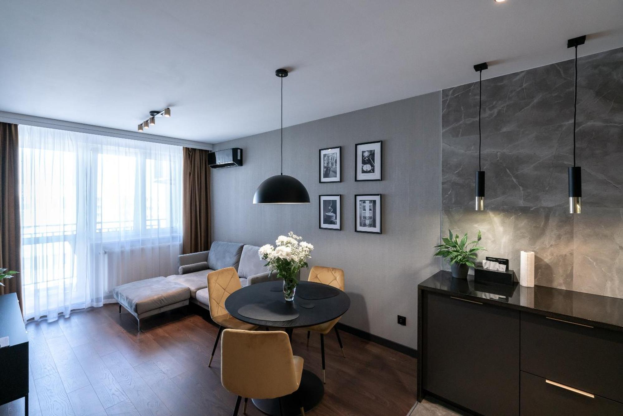 Noche Apartamenty Premium เบียวา พอดลาสกา ภายนอก รูปภาพ